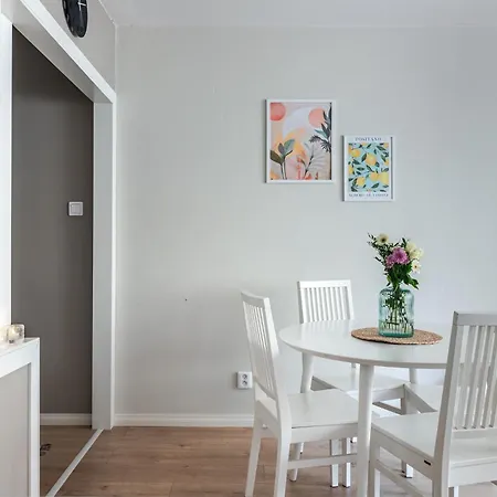Huoneisto Charming 1br With Great Location