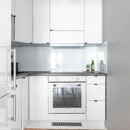 Charming 1br With Great Location *